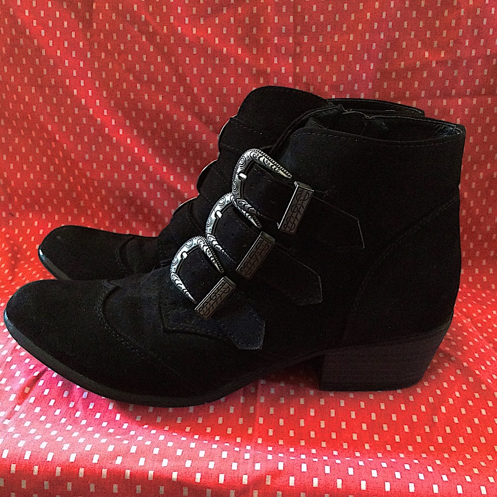 Union Bay buckle boots